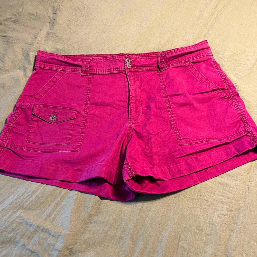 Time and tru cuffed hem shorts, size 18, good used condition.